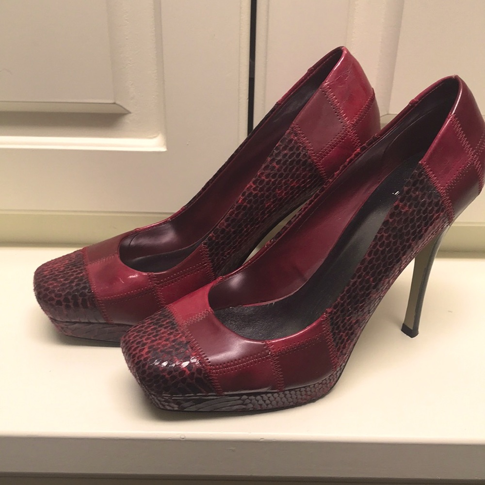 Bakers Red heel shoes 👠